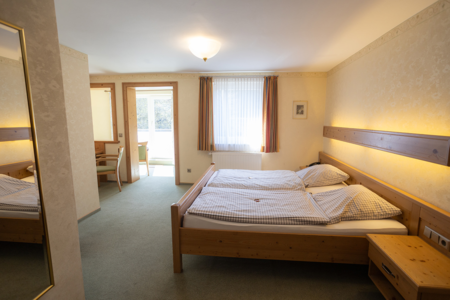 0561-05-Hotel-Hubertushoehe
