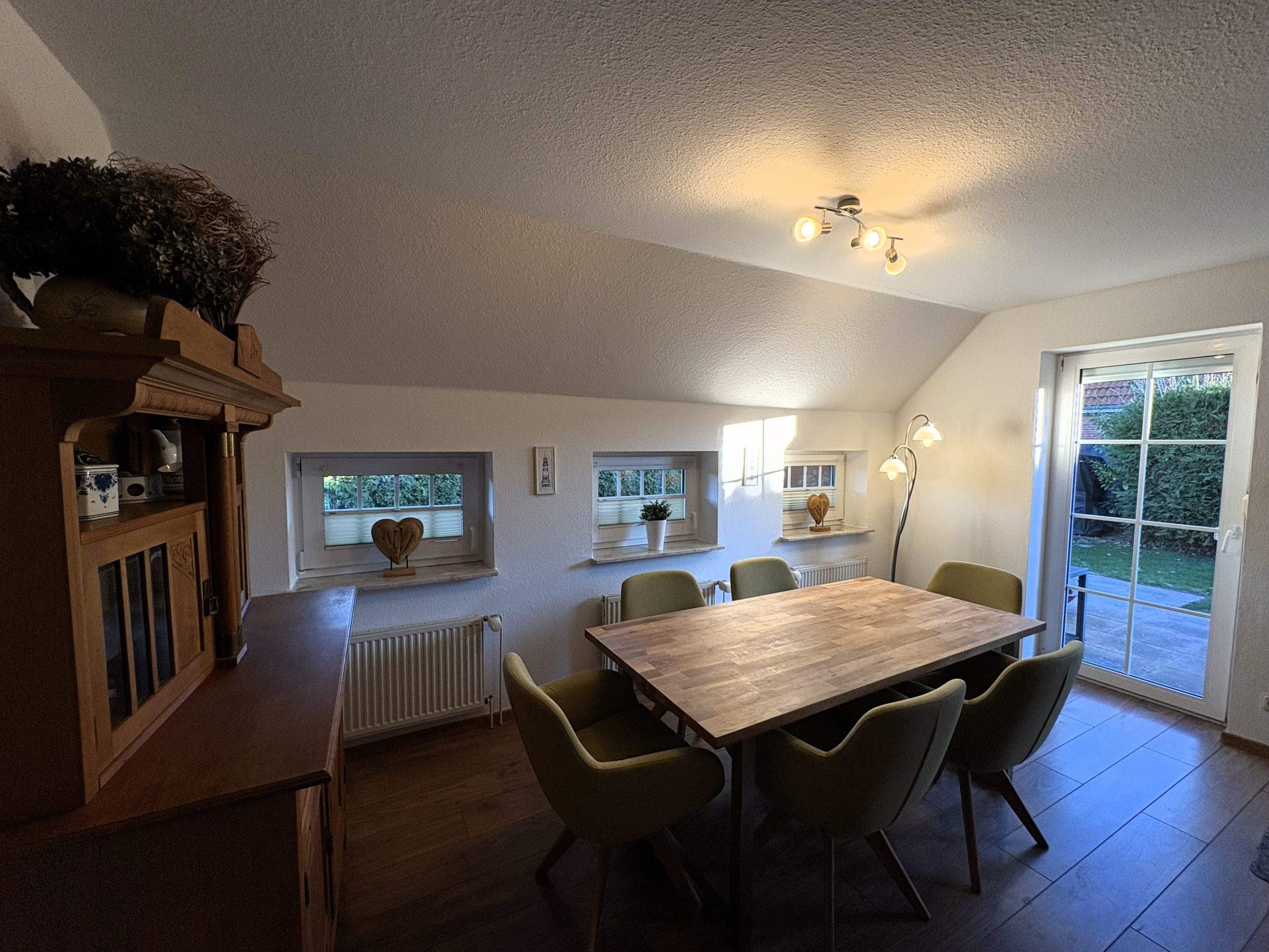 0573-07-Ferienhaus-Nessmersiel-Essecke1 (2)