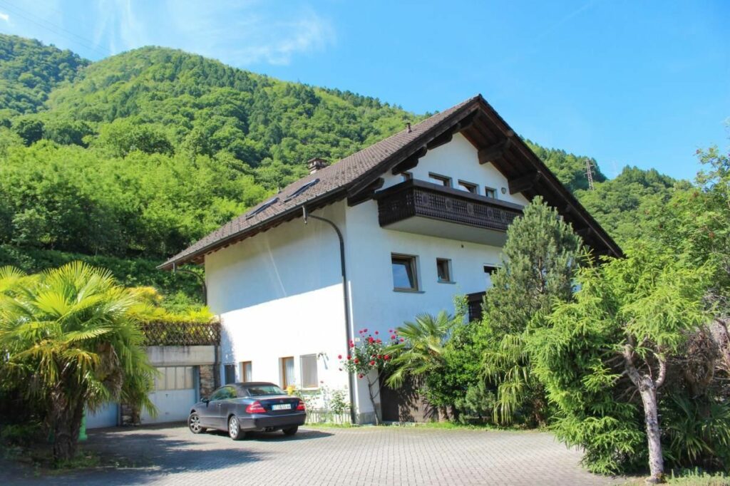 0604-01-Haus-Carlo- (1) 0604-01-Haus-Carlo- (1)