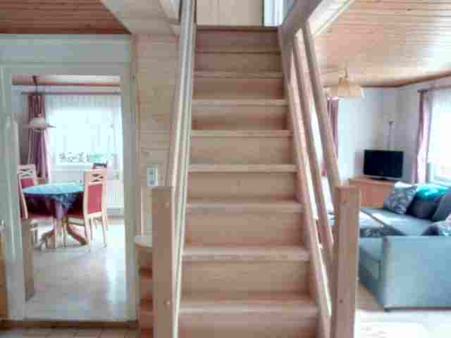 0677-11-Ferienhaus-Balto-Aufgang-ins-OG