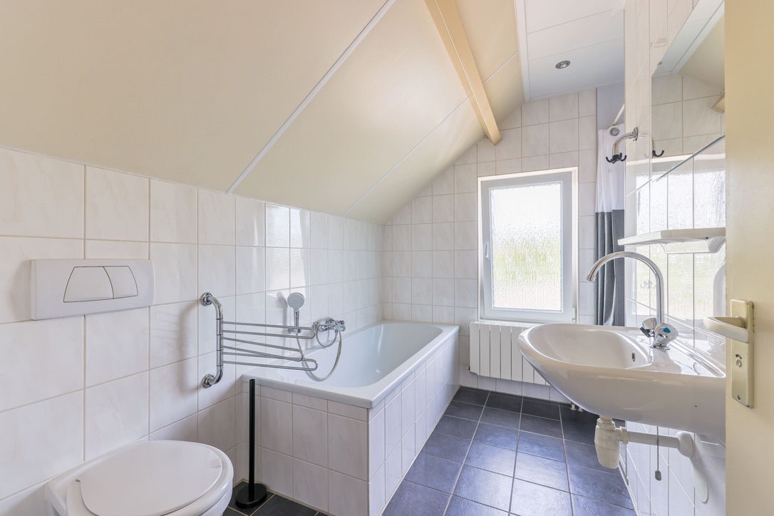 3418BD6B-5C69-4081-88FF-8F7743CA3CA0_1_105_c