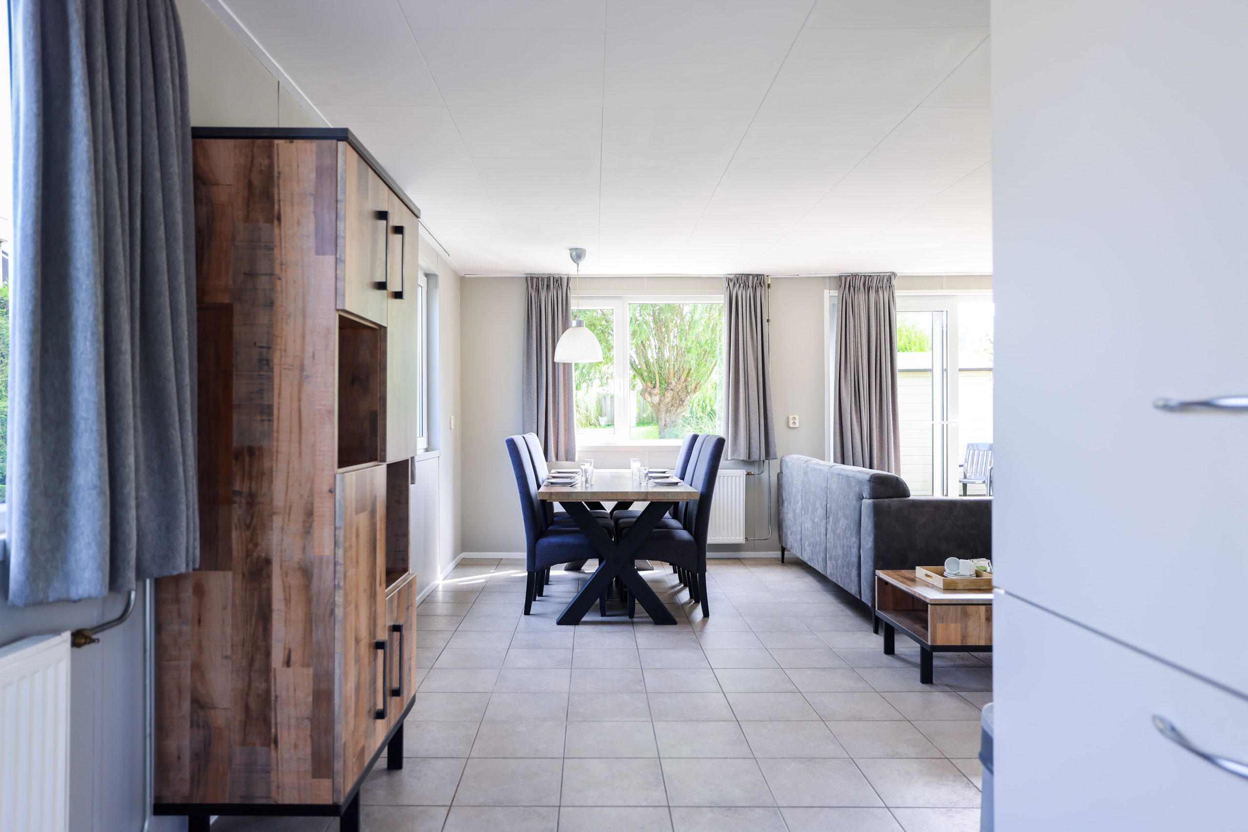 E8F60A31-24F6-4B0D-B03D-AADB4E770F0F