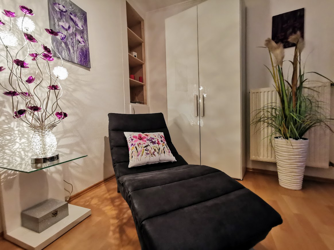 0870-07-Allerheiligenkapelle gemütliche Liege in kleinem Zimmer 0870-07-Allerheiligenkapelle gemütliche Liege in kleinem Zimmer