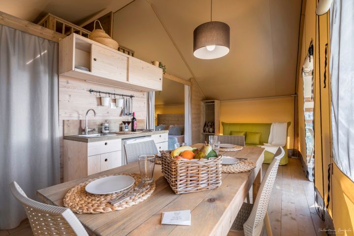 1088-02 Glamping Lodge Safari Tent Kueche