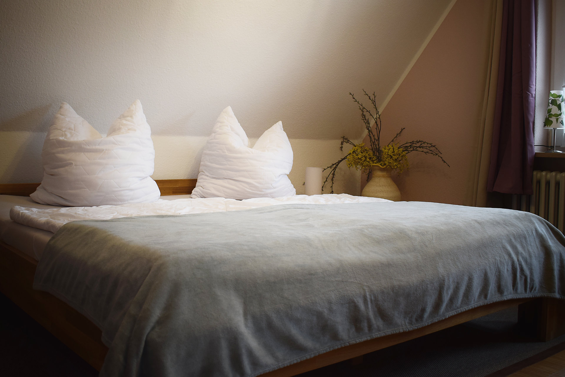 1124-Sonnenliebe-Bild 10 - Schlafzimmer 1. OG