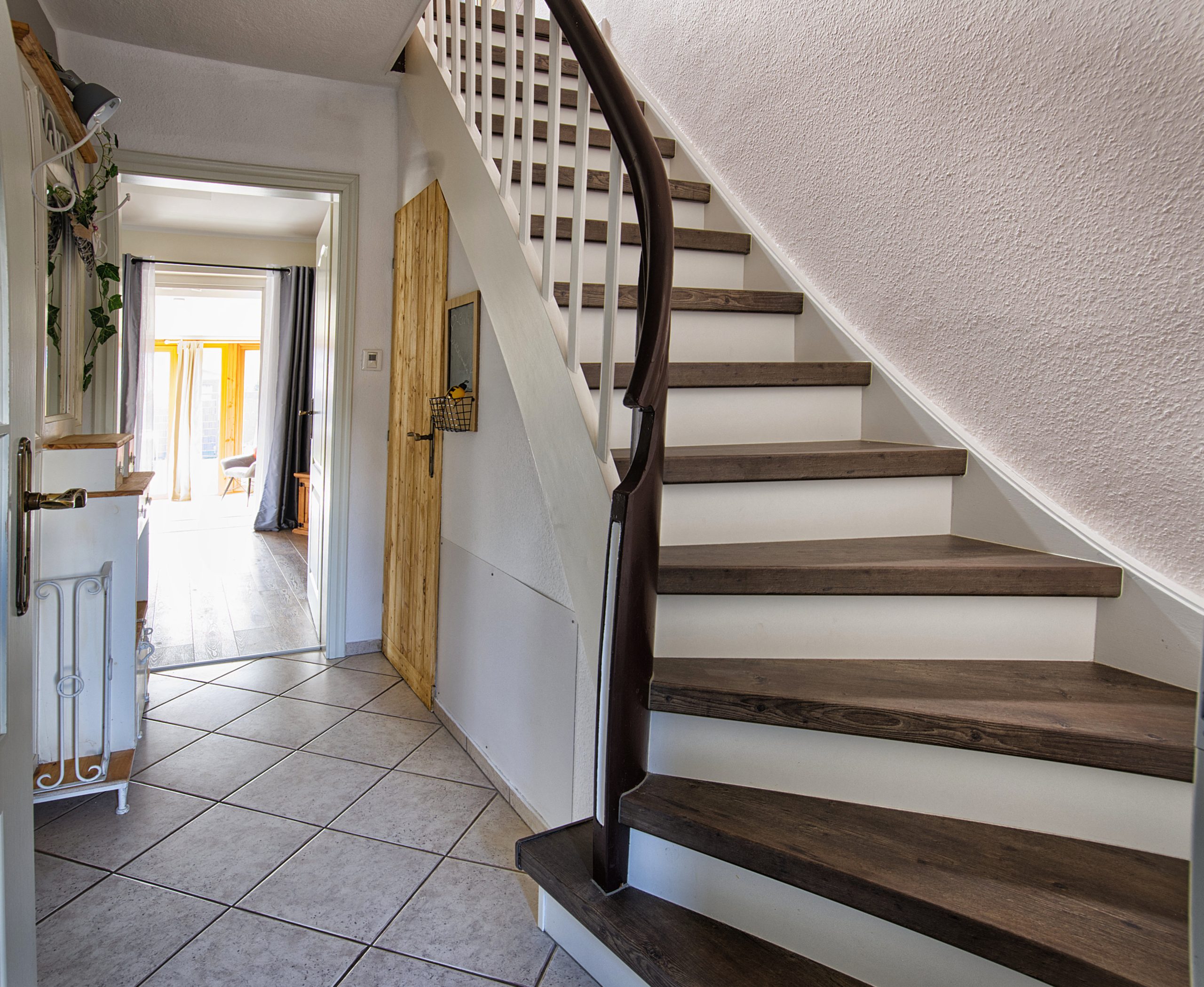1124-Sonnenliebe-Bild 6 Flur mit Treppe